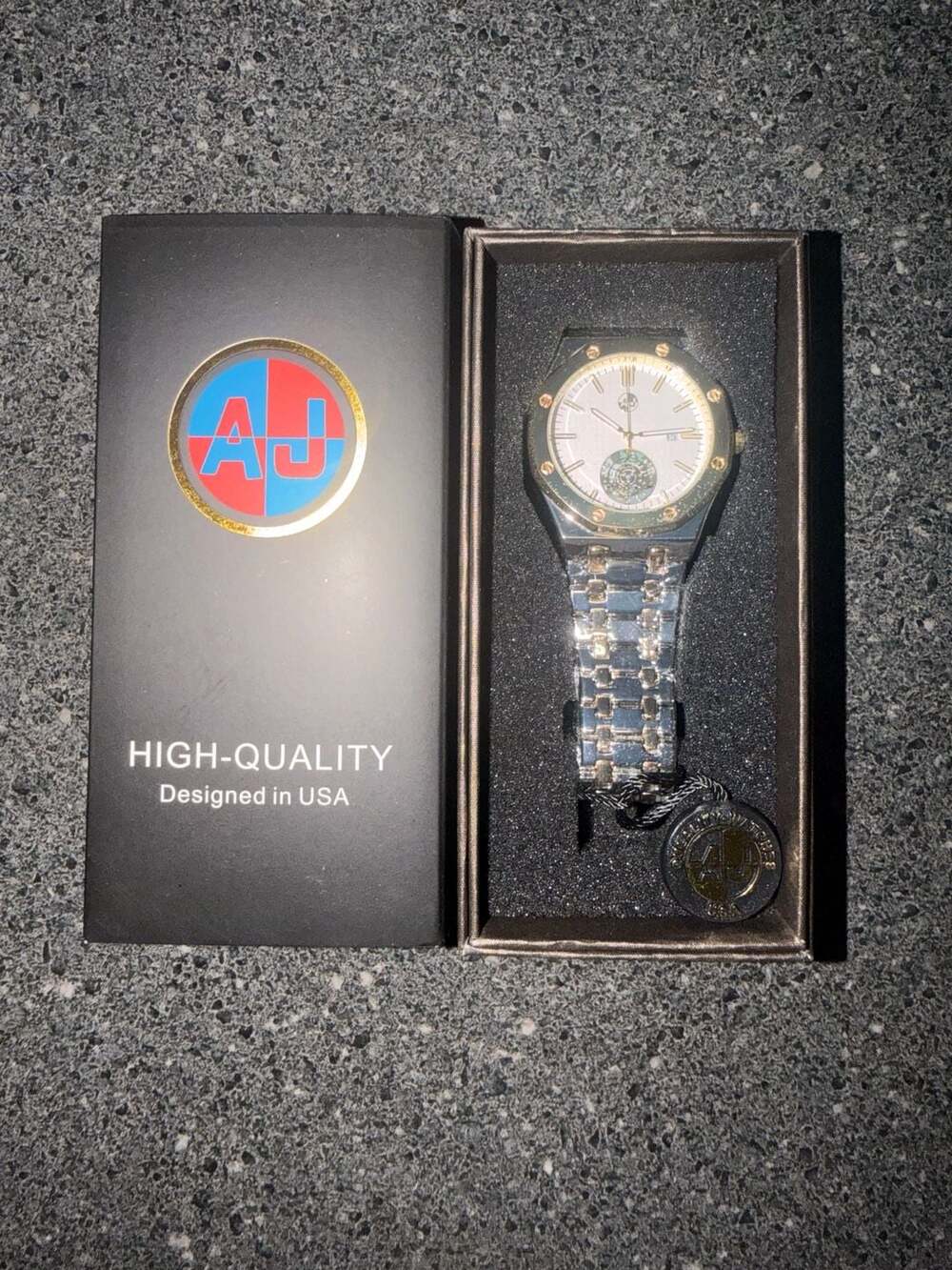 AJ High-Quality Stainless Steel Men's Wristwatch